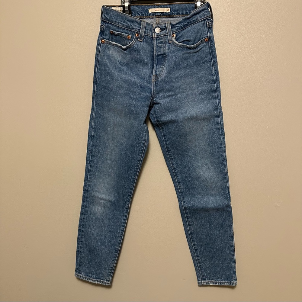 LEVI’S Iconic Wedgie Jean Medium Denim